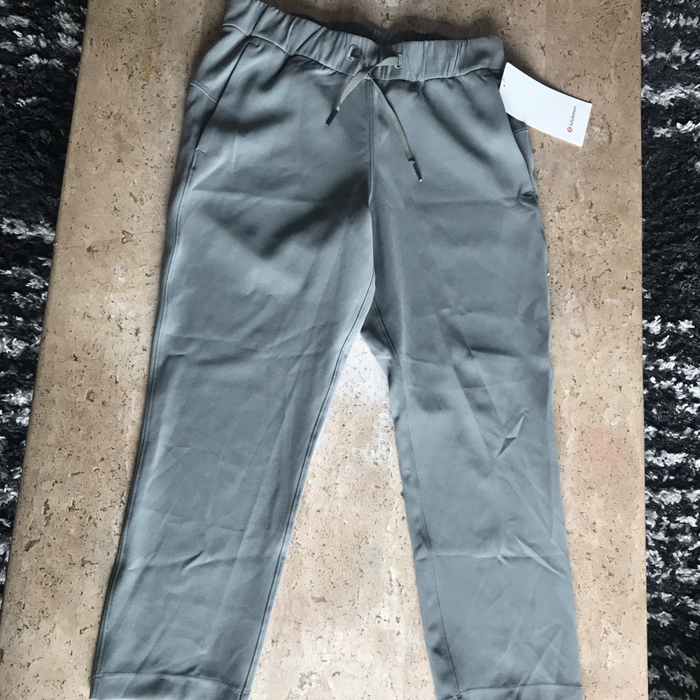 Lululemon “On the Fly Crop” 23” Woven NWT